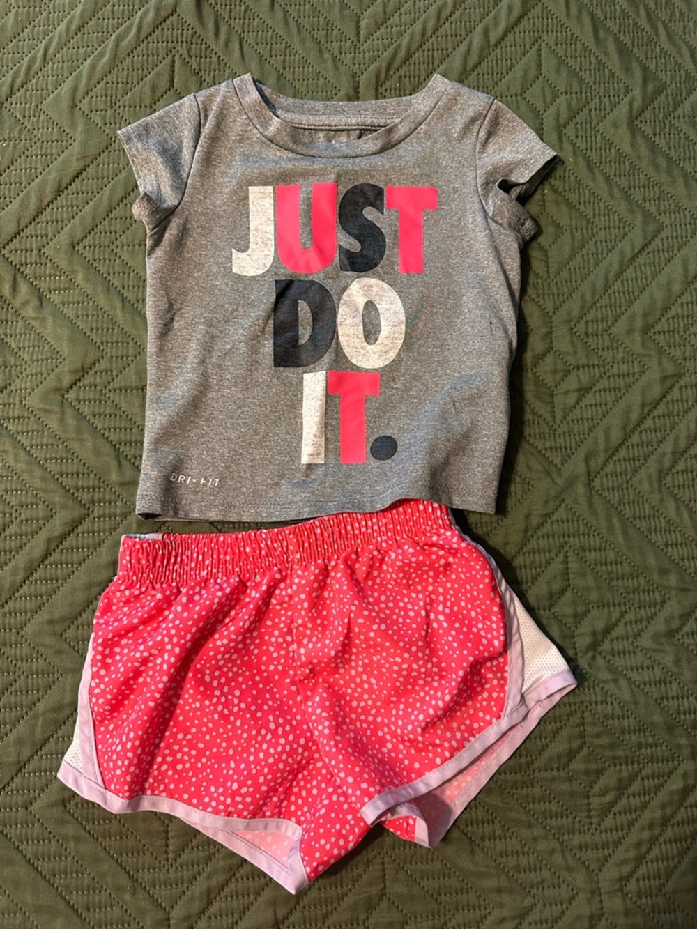 ⭐️5/$25⭐️ Nike Gray 'Just Do It.' Tee with Pink Dot Shorts